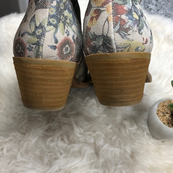 DINGO Leather Floral Jackpot DI 132 BOOTIE  2” Block Heels EUC - Picture 7 of 9